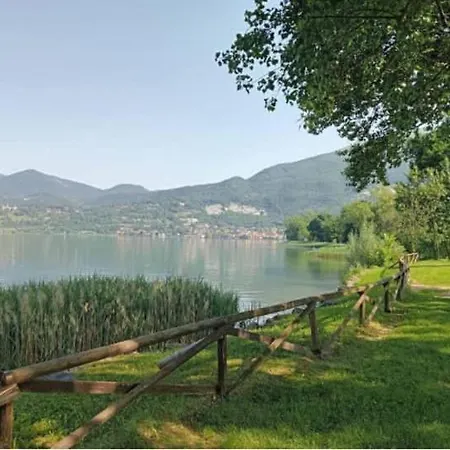 J&c House -lake Bosisio 아파트