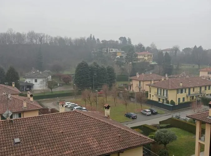 J&c House -lake Bosisio * Бозизио-Парини